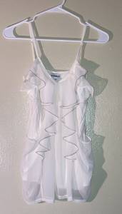 EXPRESS V-Neck Ruffle Metallic Embroidered Tank Top Blouse Size Small Ivory