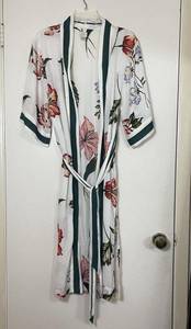 A new day *NO BELT* White floral kimono duster robe green trim size XS…