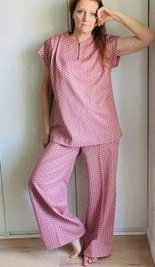 Vintage 70s poly polka dot pant suit, Pink 2 piece Set Flared Leg Retro LRG