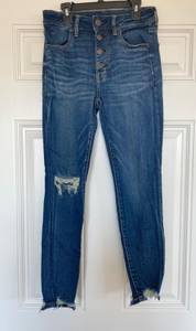 American Eagle Outfitters Ripped Skinnies, Next Level Stretch, Size 6 Short, Never Worn