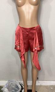 New. Willow & Clay coral embroidered shorts with tie.