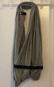 Lululemon Customizable Snap Scarf