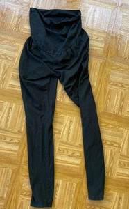 ⭐️ Liz Lange Maternity Women's Leggings Size Small Black