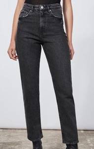 ZARA Black  90s mom fit jeans