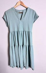 Calvin Klein Mint Green V-neck Babydoll Style Tie Back Tiered Dress Size 4