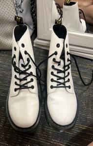 Dr. Martens Doc Martens White