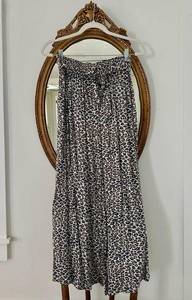 Like New Animal Print Cropped Culotte Pants