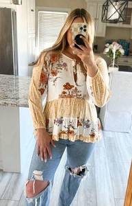 American Eagle  Yellow Floral V-Neck Long Sleeve Blouse Women's Size S Casual