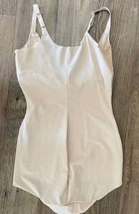 Maidenform Self Expressions Beige Bodysuit Body Shaper 517 Women's Size Small S