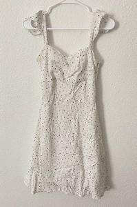 Gianni Bini white and black polka dot flutter sleeve mini dress size 2
