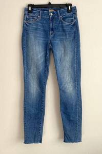 MOTHER Looker Ankle Fray Jeans Birds of Paradise Medium Wash Size 26 Mid Rise