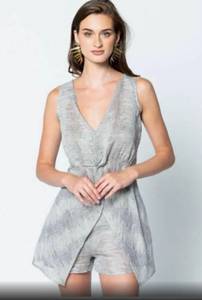 stassi linen neutral tan gray v neck sleeveless romper S