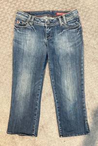 Like new  Capri jeans. Sz 30