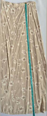 Krass&co New York Clothing . Maxi Floral Skirt Beige