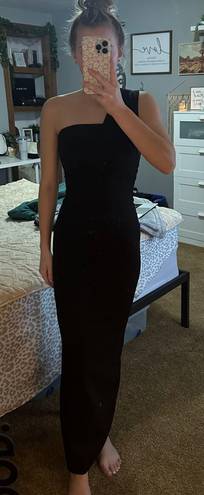 Pretty Little Thing Black One Shoulder Maxi Dress