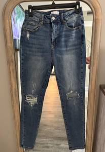 size 9 Distressed Jeans