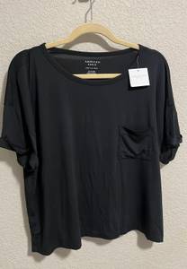 American Eagle Outfitters Cropped T-shirt