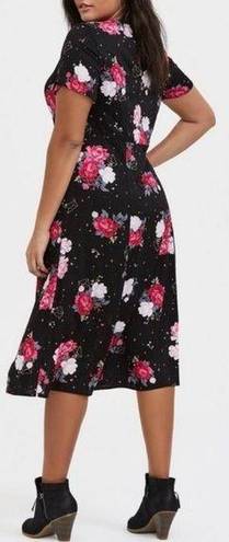 Torrid  Midi Challis Button-Front Dress Floral Envelope Pattern Sz 4 Black