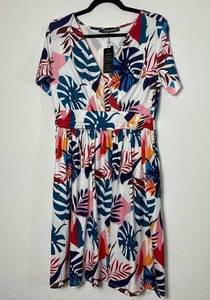 NWT Tropical Short Sleeve Midi Dress