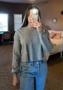 Tilly’s Gray Cropped Sweater