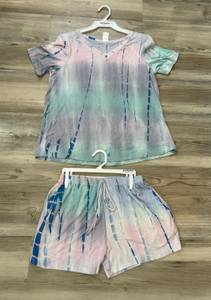 Lounge Now N Forever NWT Tie-Dye  set, very soft size small, shorts have adjustable waist, shirt pit to pit is 18, length is 22