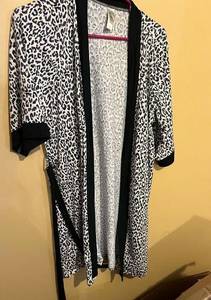 Jessica Simpson medium animal print robe