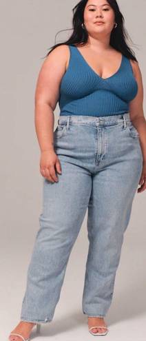 Abercrombie & Fitch Curve love Ultra High Rise 90s Straight Jean