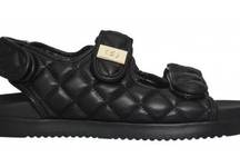 Calia by Carrie Underwood Women’s Quilted Chunky Puffer Sandals Black Size 8