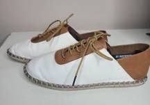 Roolee On The Grass Lace-up Tenny-White-Size 7.5‎