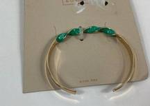 4/$25 NWT 14th & Union Gold bangle bracelet with green twist