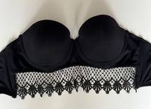 Black strapless bra