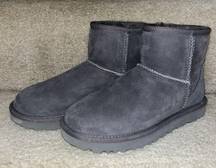 UGG  Classic Mini II Boot