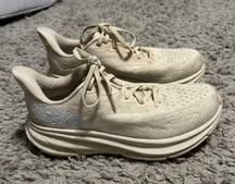 Hoka Clifton 9 Running Shoes- s