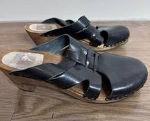 Urban Outfitters Black Maguba Paris Clogs Size 41