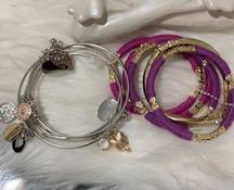 Bracelet bundle.