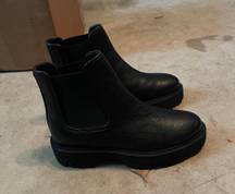 black leather boots 7 like new