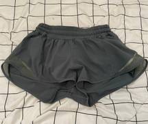 Lululemon Hottie Hot Shorts 2.5”(SUPER RARE COLOR)