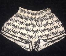 Stella Flowy Palm Tree Patterned Short