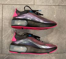 Nike AIR MAX DIA SE SNEAKER IN BLACK/ PINK BLAST-BLACK