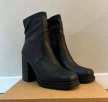 Steve Madden Black Oppal Bootie