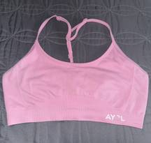 Essential Seamless V Neck Sports Bra