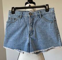 Bugle Boy denim jean shorts light wash fray hem size 6 summer festival concert