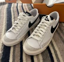 Nike Blazer Low 77