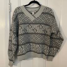 Vintage Gray Patterned V Neck Sweater
