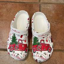 HALLMARK HOLIDAY CLOGS SIZE 40 (8)