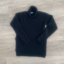 Femme Black 100% Wool Turtleneck Sweater