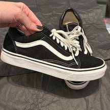 Vans Old Skool BLACK AND WHITE CLASSIC  9.5 W 8 M