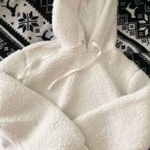 nwt  cropped white fluffy hoodie