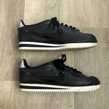 Nike Black Leather Cortez sneaker Women’s size 6.5