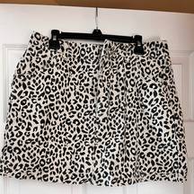 Adorable leopard print mini skirt